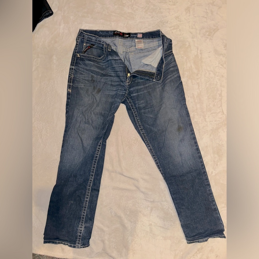 FR M3 Loose Basic Stackable
Straight Leg Jean